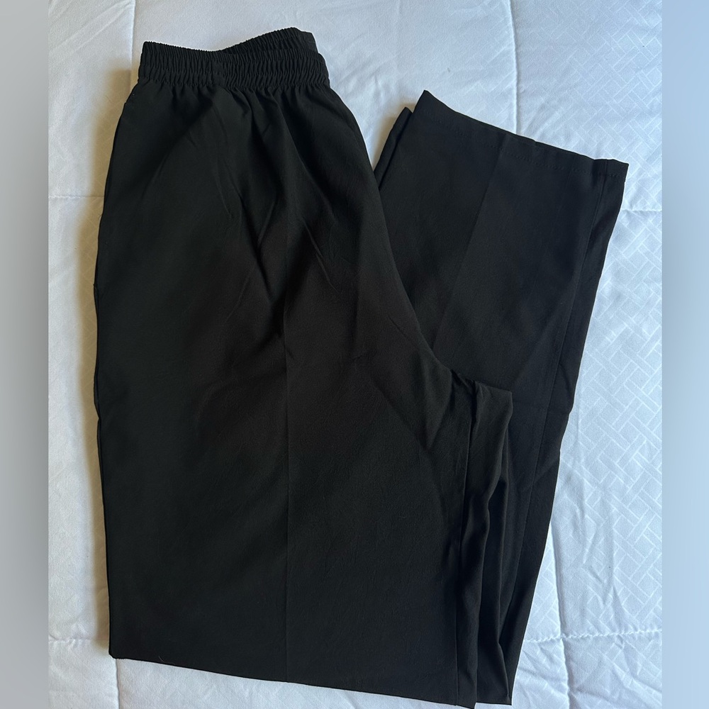 Black medium pants.